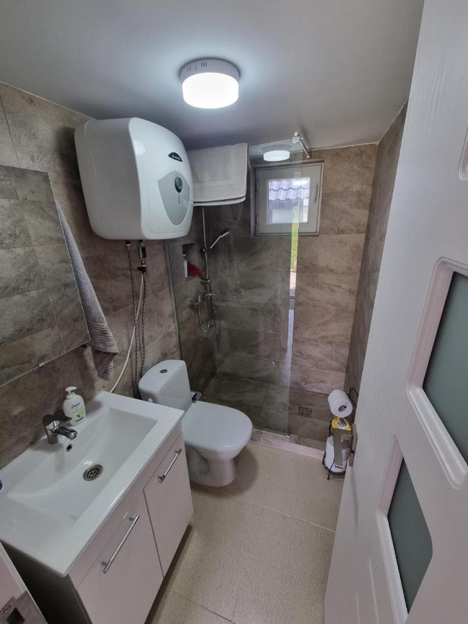 Casa Primitoare In Inima Naturii Si Padurii Rasca  Zewnętrze zdjęcie